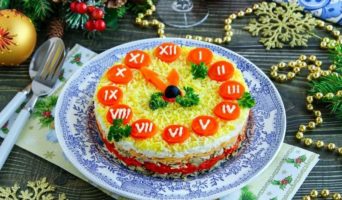 Новогодние салаты: новинки интересных рецептов на Новый год 2026 Огненной лошади