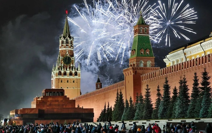 Новый год 2025 на Красной площади в Москве Праздничный фейерверк над Кремлем